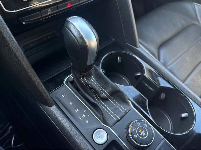 2022 Volkswagen Atlas Cross Sport 3.6L V6 SEL Premium R-Line