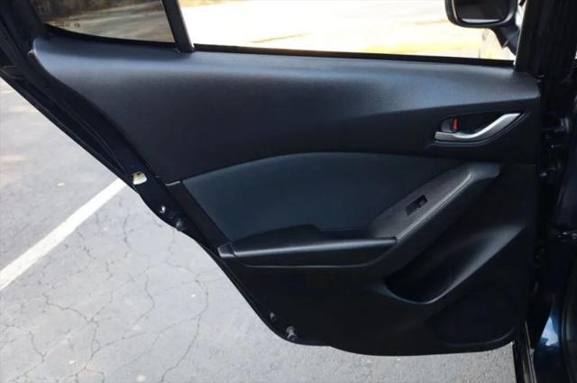 2015 Mazda Mazda3 i Sport