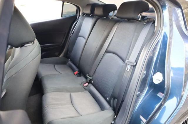 2015 Mazda Mazda3 i Sport