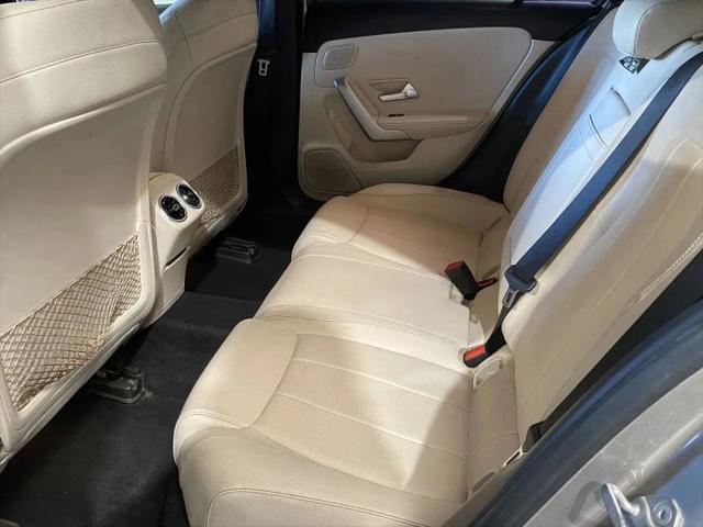 2020 Mercedes-Benz A 220 A 220
