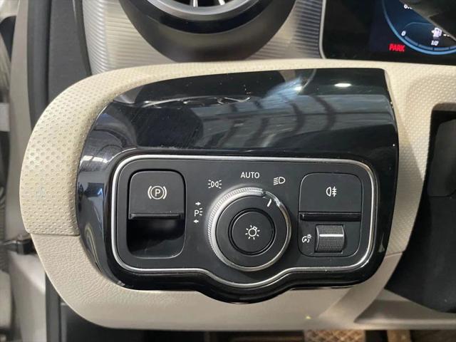 2020 Mercedes-Benz A 220 A 220