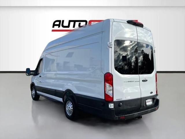 2025 Ford Transit Cargo Van Extended Length w/9 950-lb GVWR