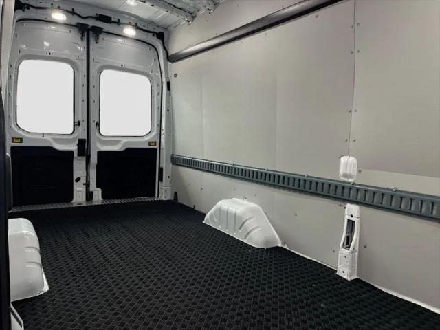 2025 Ford Transit Cargo Van Extended Length w/9 950-lb GVWR