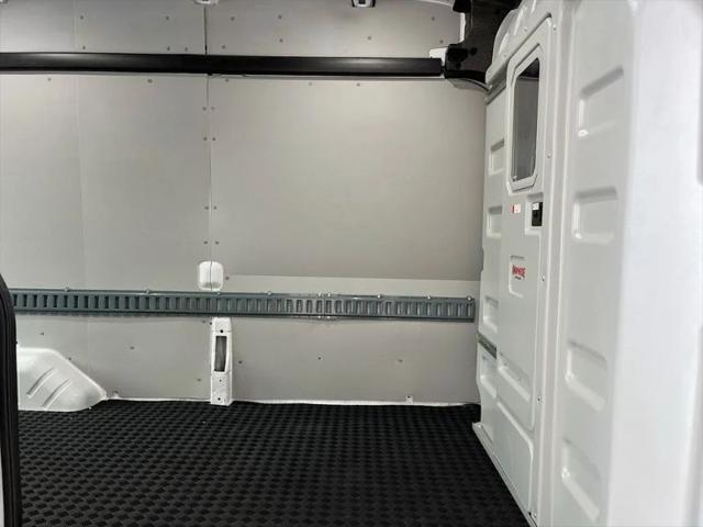 2025 Ford Transit Cargo Van Extended Length w/9 950-lb GVWR