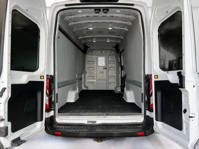 2025 Ford Transit Cargo Van Extended Length w/9 950-lb GVWR