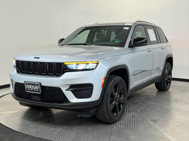 2023 Jeep Grand Cherokee Altitude 4x4 2023 Jeep Grand Cherokee Altitude 4x4
