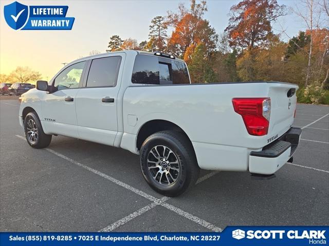 2024 Nissan TITAN Crew Cab SV 4x4