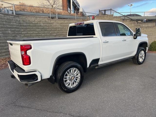 2022 Chevrolet Silverado 2500HD 4WD Crew Cab Standard Bed High Country