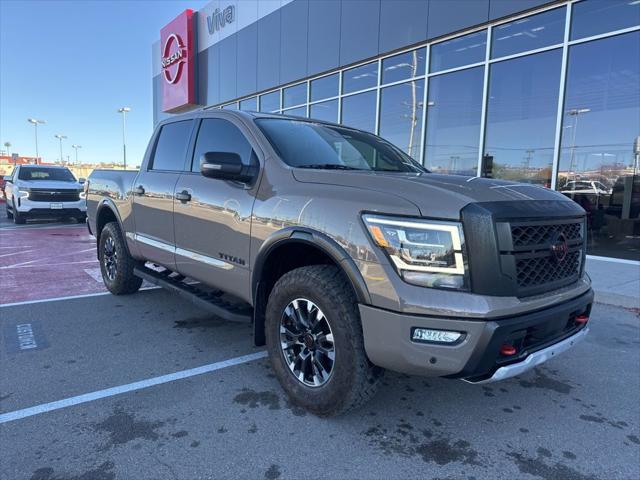 2023 Nissan TITAN Crew Cab PRO-4X 4x4 2023 Nissan TITAN Crew Cab PRO-4X 4x4