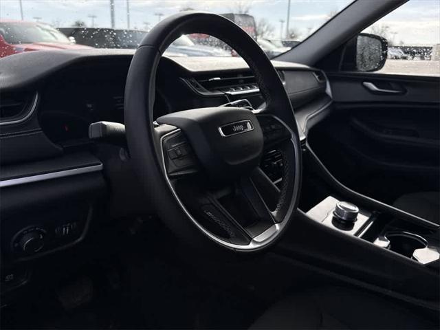 2023 Jeep Grand Cherokee L Laredo 4x2