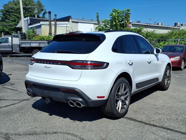 2023 Porsche Macan Unknown
