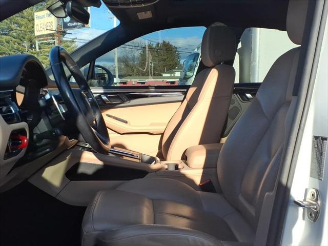 2023 Porsche Macan Unknown