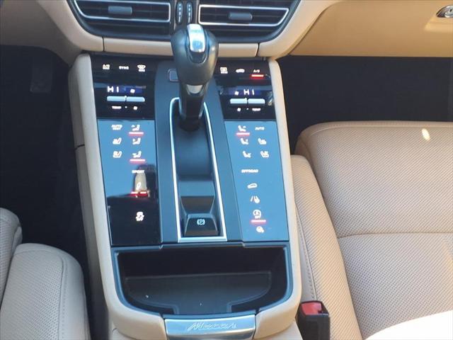 2023 Porsche Macan Unknown