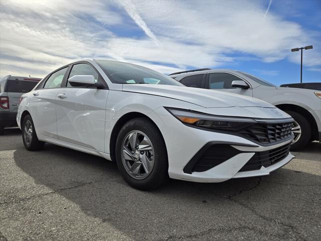 2024 Hyundai Elantra SE 2024 Hyundai Elantra SE