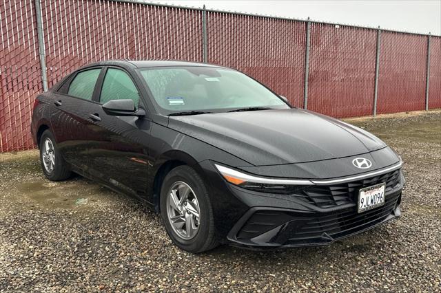 2024 Hyundai Elantra SE 2024 Hyundai Elantra SE