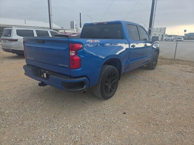 2022 Chevrolet Silverado 1500 4WD Crew Cab Short Bed Custom