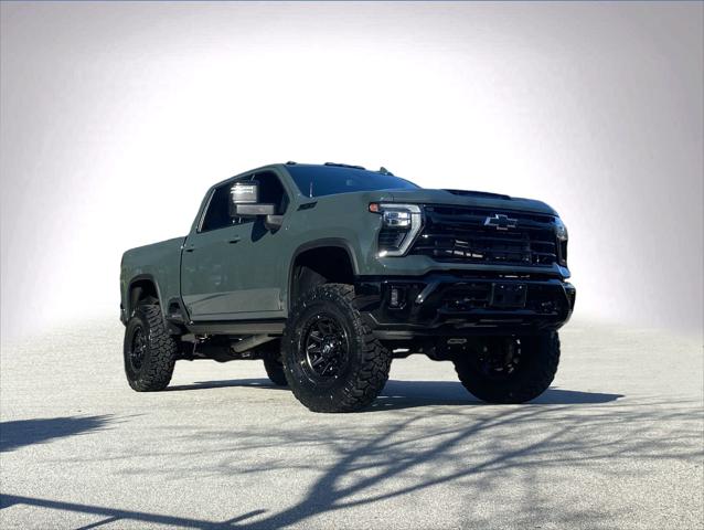 2025 Chevrolet Silverado 3500HD Crew Cab, Standard Bed, LTZ, 4WD