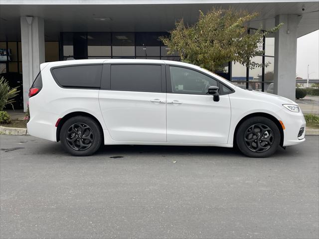 2023 Chrysler Pacifica Hybrid Limited