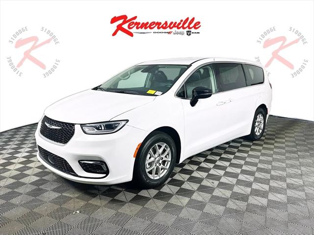 2024 Chrysler Pacifica Touring L 2024 Chrysler Pacifica Touring L