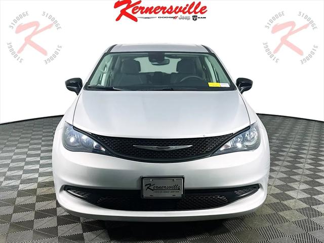 2024 Chrysler Voyager LX