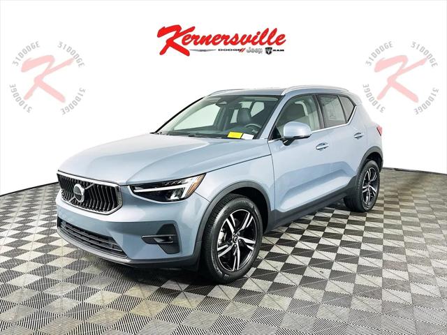 2023 Volvo XC40 B4 Plus Bright Theme 2023 Volvo XC40 B4 Plus Bright Theme