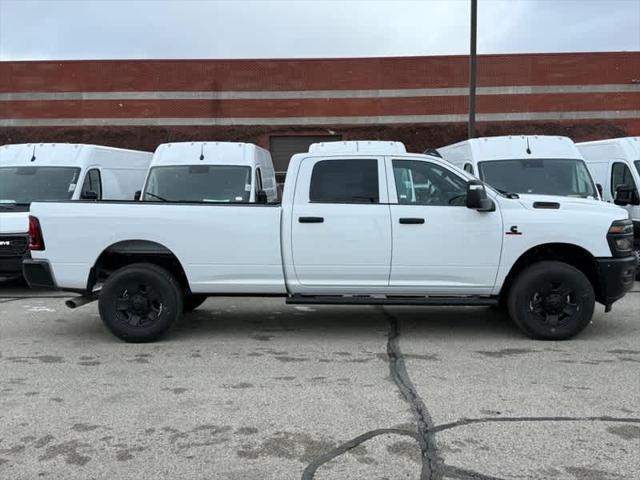 2026 RAM Ram 3500 RAM 3500 TRADESMAN CREW CAB 4X4 8 BOX