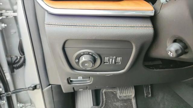 2025 Jeep Grand Cherokee L Summit Reserve 4x4