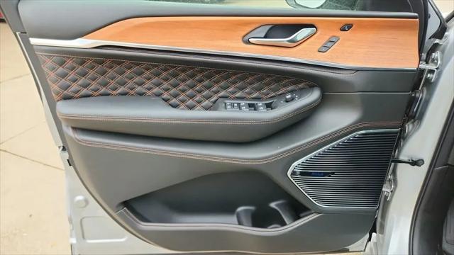 2025 Jeep Grand Cherokee L Summit Reserve 4x4