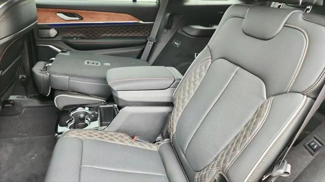 2025 Jeep Grand Cherokee L Summit Reserve 4x4
