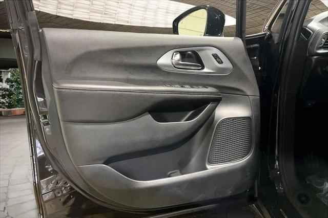 2026 Chrysler Pacifica Limited AWD