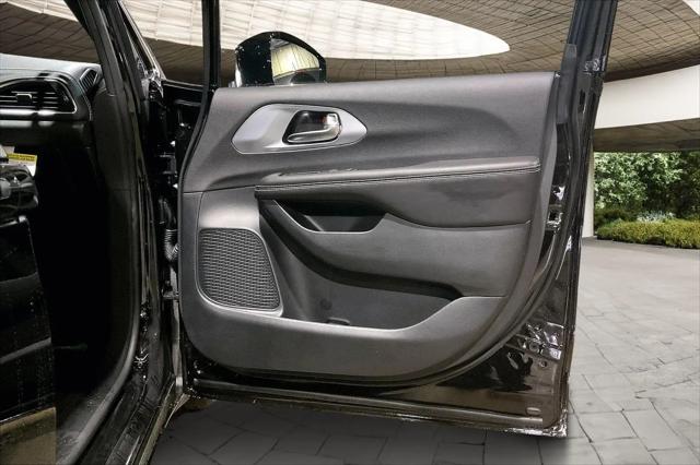 2026 Chrysler Pacifica Limited AWD