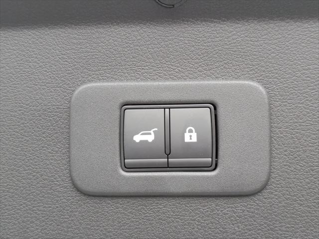 2026 Nissan LEAF PLATINUM+