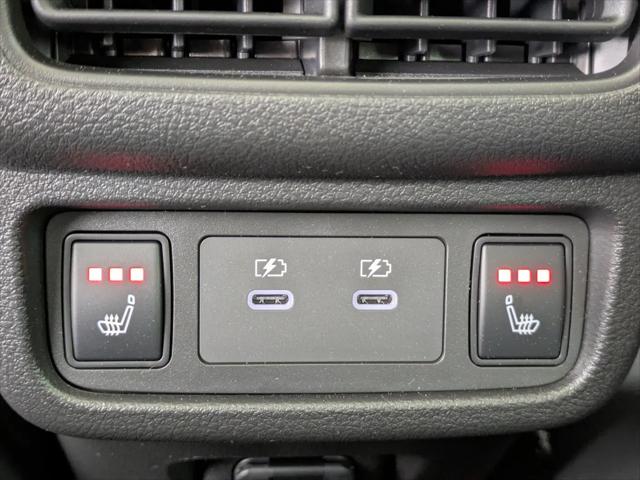2026 Nissan LEAF PLATINUM+