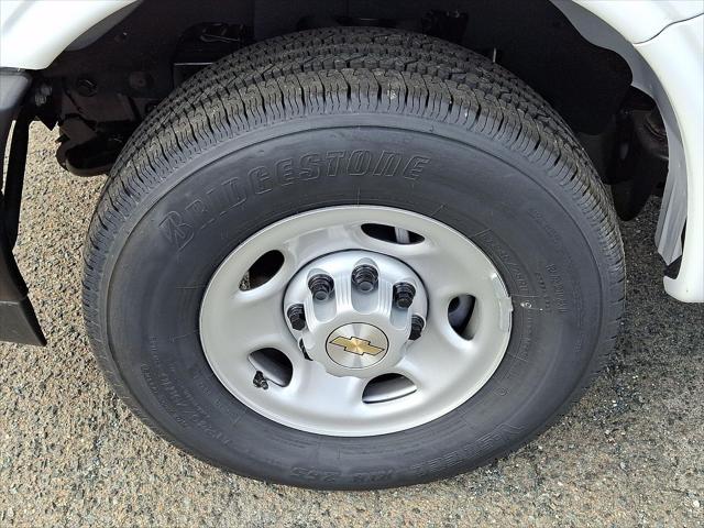 2025 Chevrolet Express Cargo Van RWD 2500 Regular Wheelbase WT