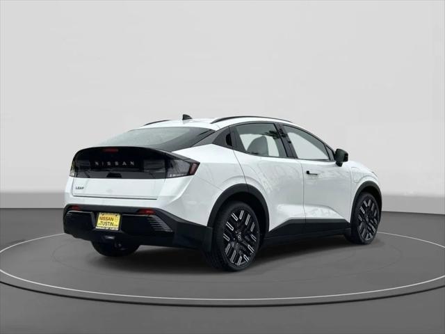 2026 Nissan LEAF PLATINUM+