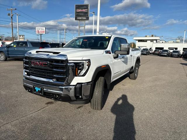 2026 GMC Sierra 2500HD Crew Cab, Standard Bed, SLT, 4WD