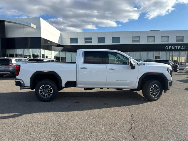 2026 GMC Sierra 2500HD Crew Cab, Standard Bed, SLT, 4WD