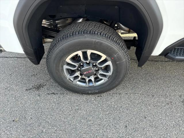 2026 GMC Sierra 2500HD Crew Cab, Standard Bed, SLT, 4WD