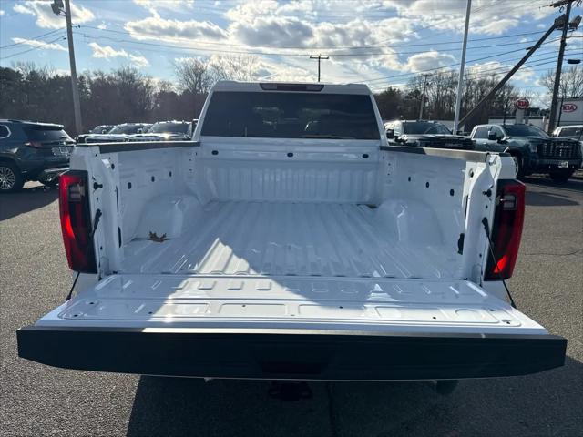 2026 GMC Sierra 2500HD Crew Cab, Standard Bed, SLT, 4WD