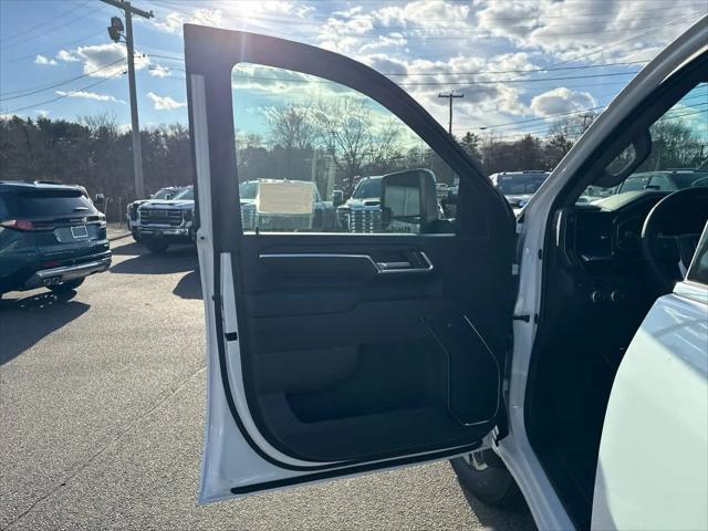 2026 GMC Sierra 2500HD Crew Cab, Standard Bed, SLT, 4WD