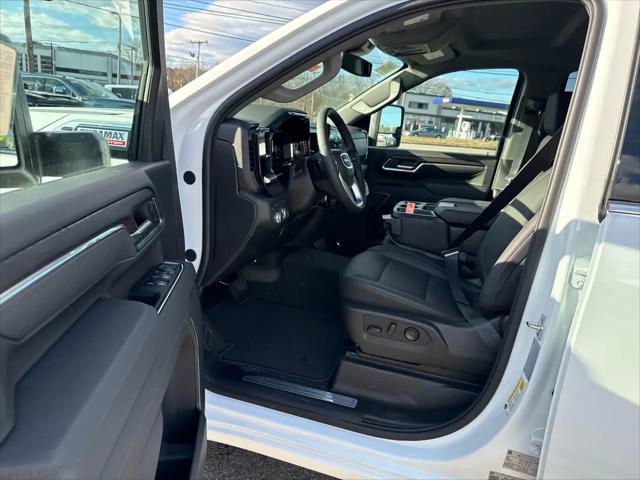 2026 GMC Sierra 2500HD Crew Cab, Standard Bed, SLT, 4WD