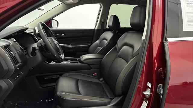 2022 Nissan Pathfinder SL 2WD