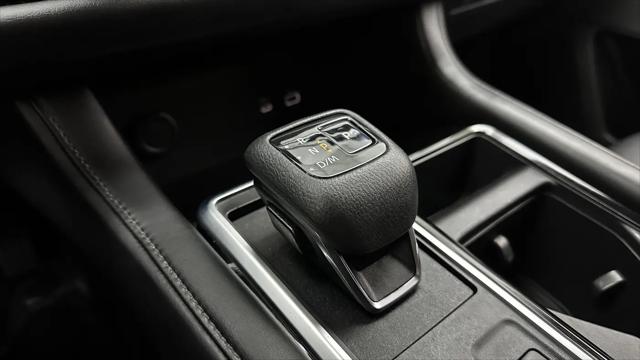 2022 Nissan Pathfinder SL 2WD