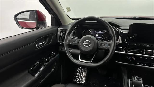 2022 Nissan Pathfinder SL 2WD