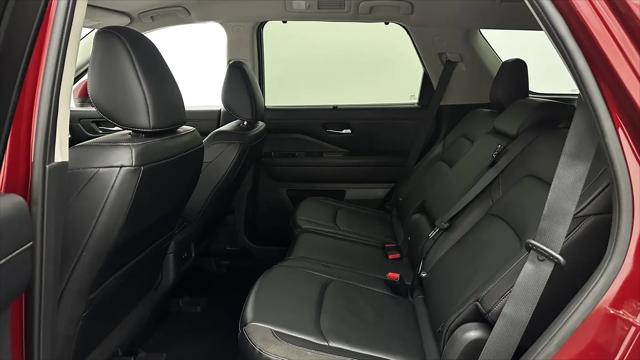 2022 Nissan Pathfinder SL 2WD
