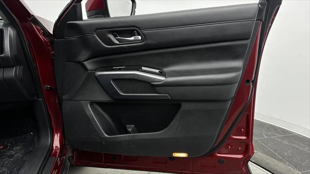 2022 Nissan Pathfinder SL 2WD