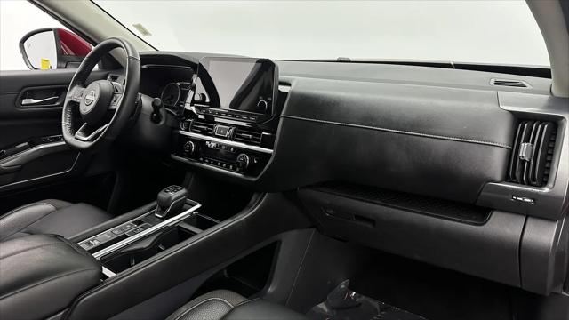 2022 Nissan Pathfinder SL 2WD