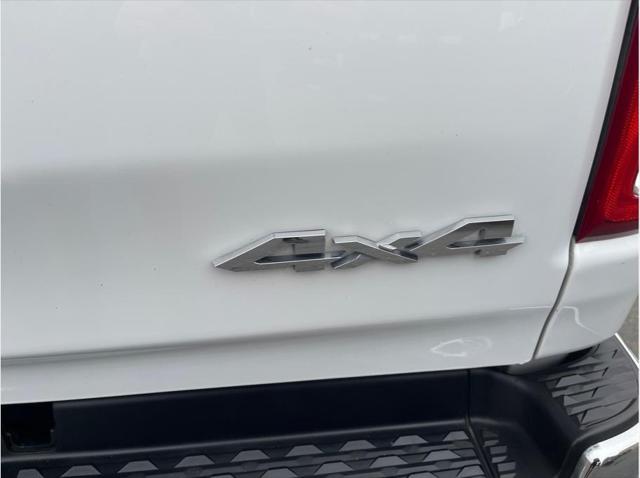 2020 Ram 1500 Big Horn Crew Cab 4x4 5'7" Box