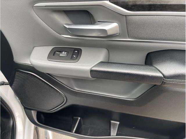 2020 Ram 1500 Big Horn Crew Cab 4x4 5'7" Box