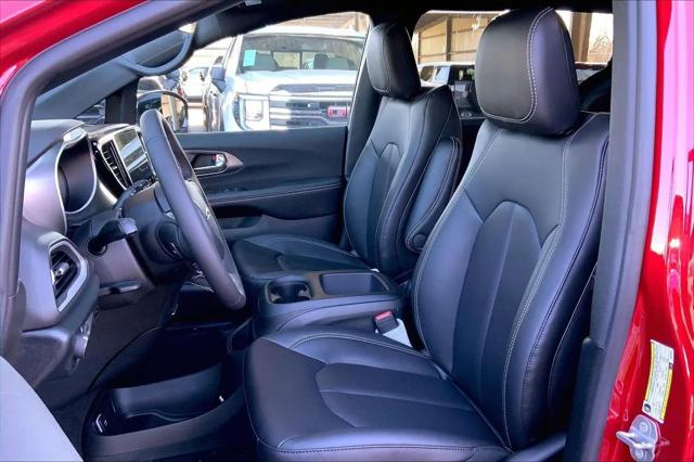 2026 Chrysler Voyager LX